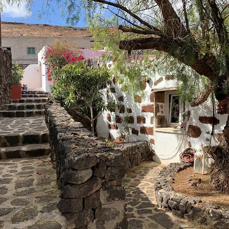 Centro Ave Fénix * Femés