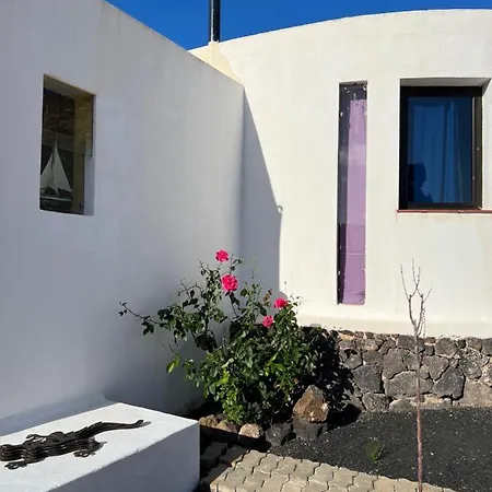 Centro Ave Fenix Feriehus Femés