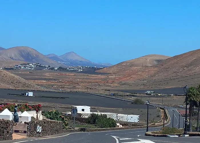 Centro Ave Fenix Semesterbostad Femés