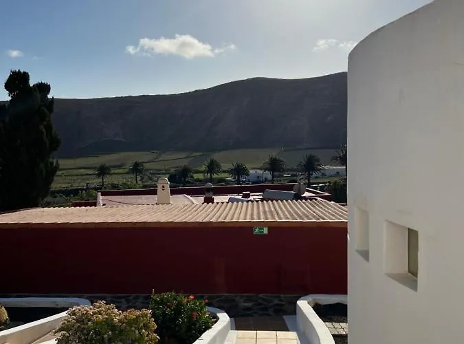 Centro Ave Fenix * Femés