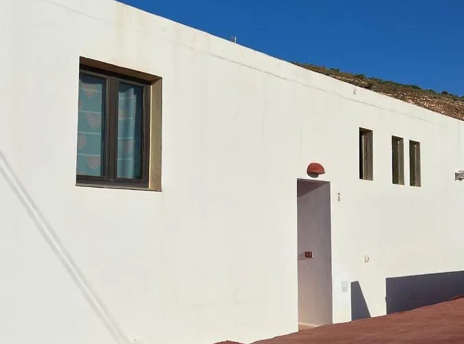 Centro Ave Fenix Semesterbostad Femés